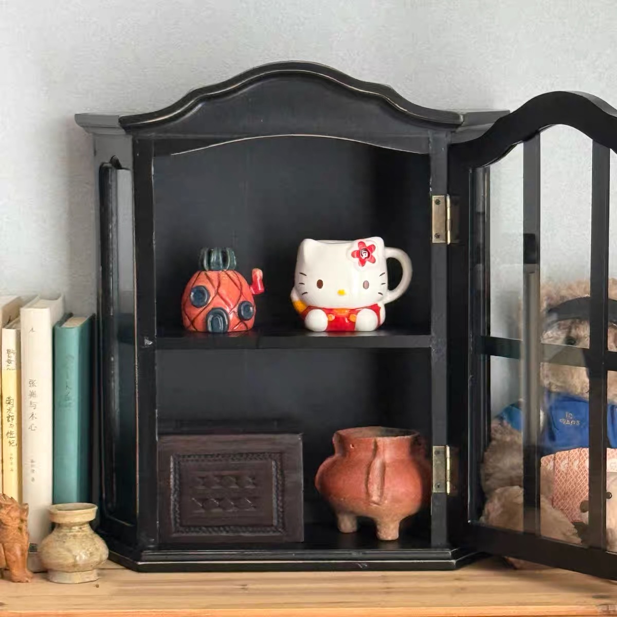 ヴィンテージ風の古材を使用したガラス扉付き壁面キャビネット、 - Vintage Collectible Furniture のレビューと価格